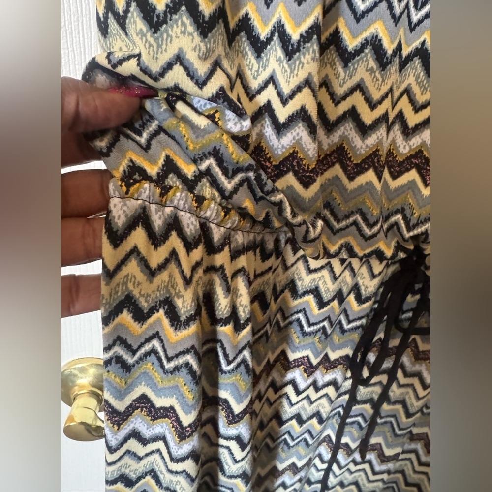 Emma & Michele Black and Cream Chevron Maxi Dress - Picture 4 of 11